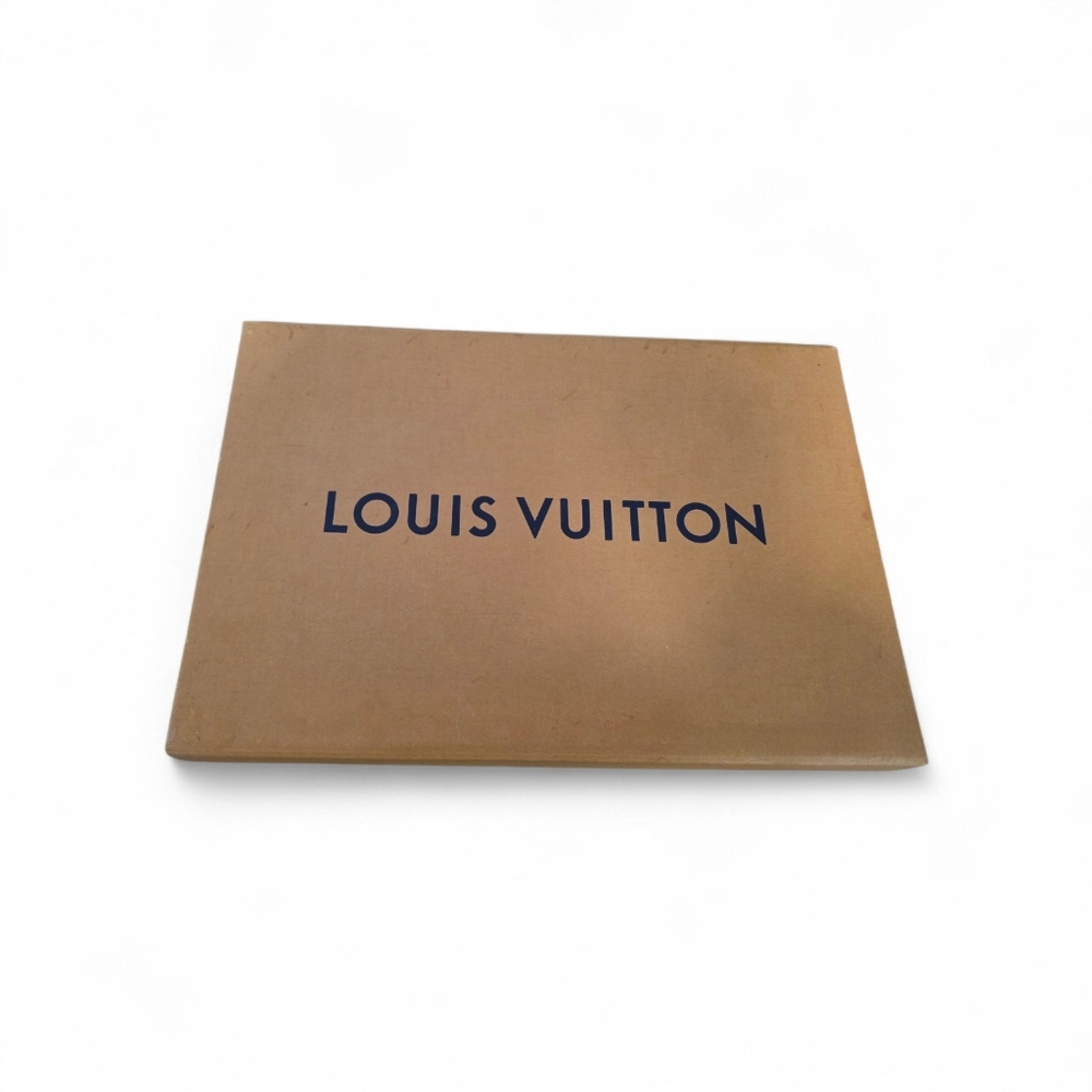 Louis Vuitton Boxes & Ribbon - Picture 2 of 2